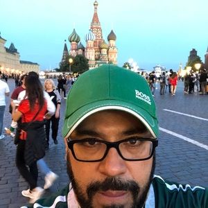 Meet your Posher, Carlos